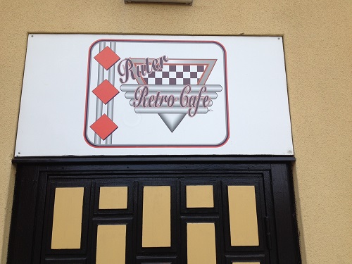 The Retro Caf&eacute; entrance